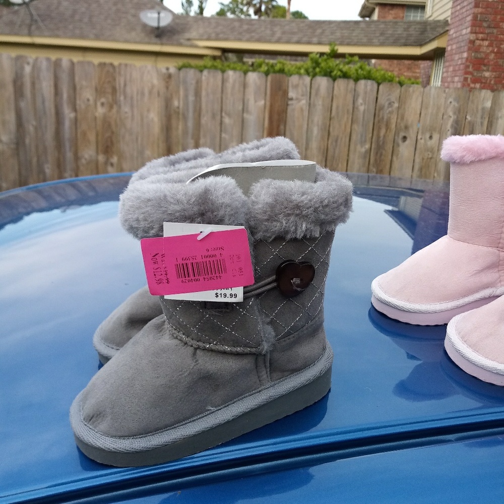 Boots - Picture 3 of 4